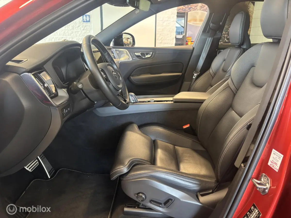 2.0 T8 Plug-in hybrid AWD R-Design , B&W , Pano