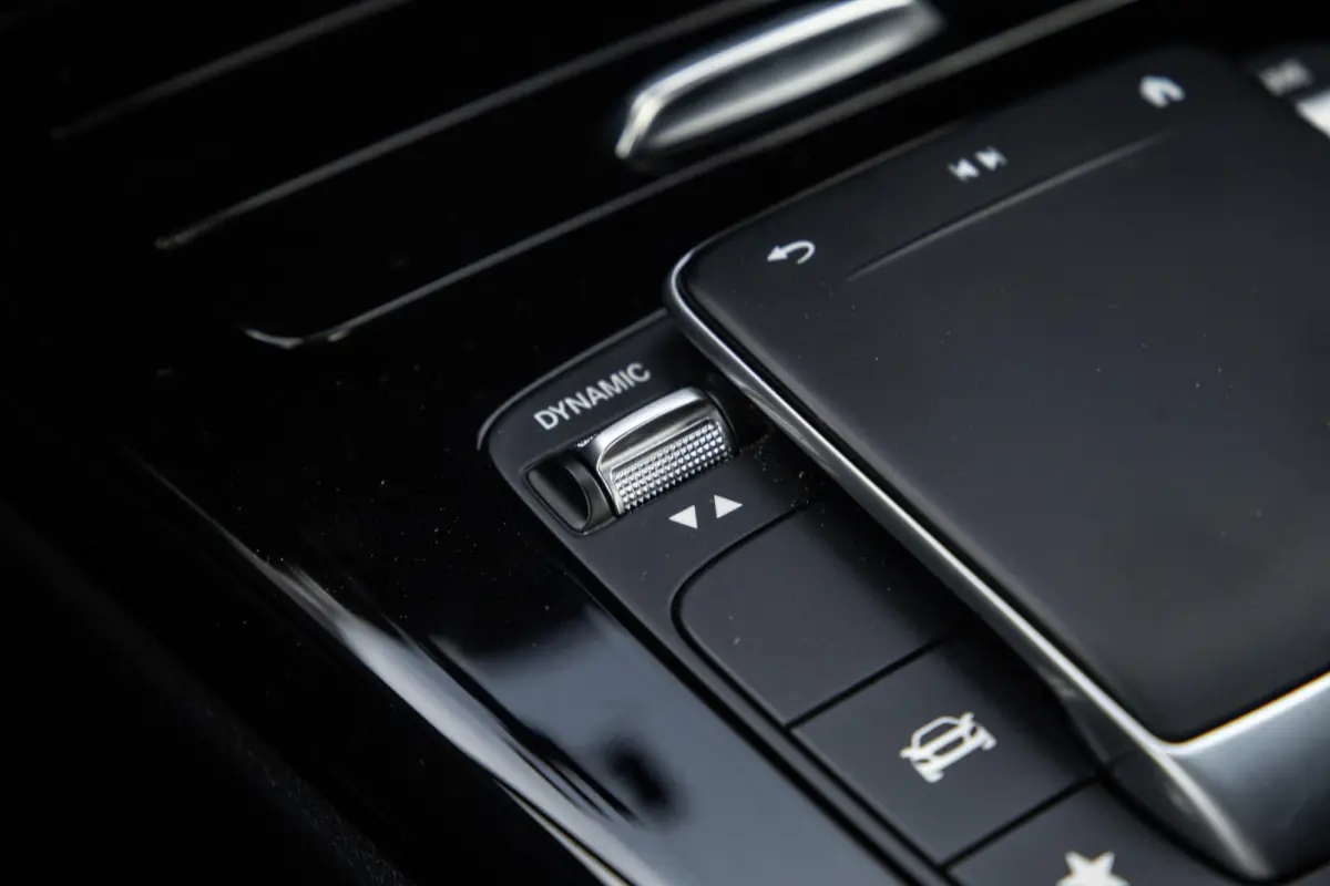 250 e Business Line CARPLAY / LEER / CAMERA / CRUISE CONTROLE / DEALER ONDERHOUDEN