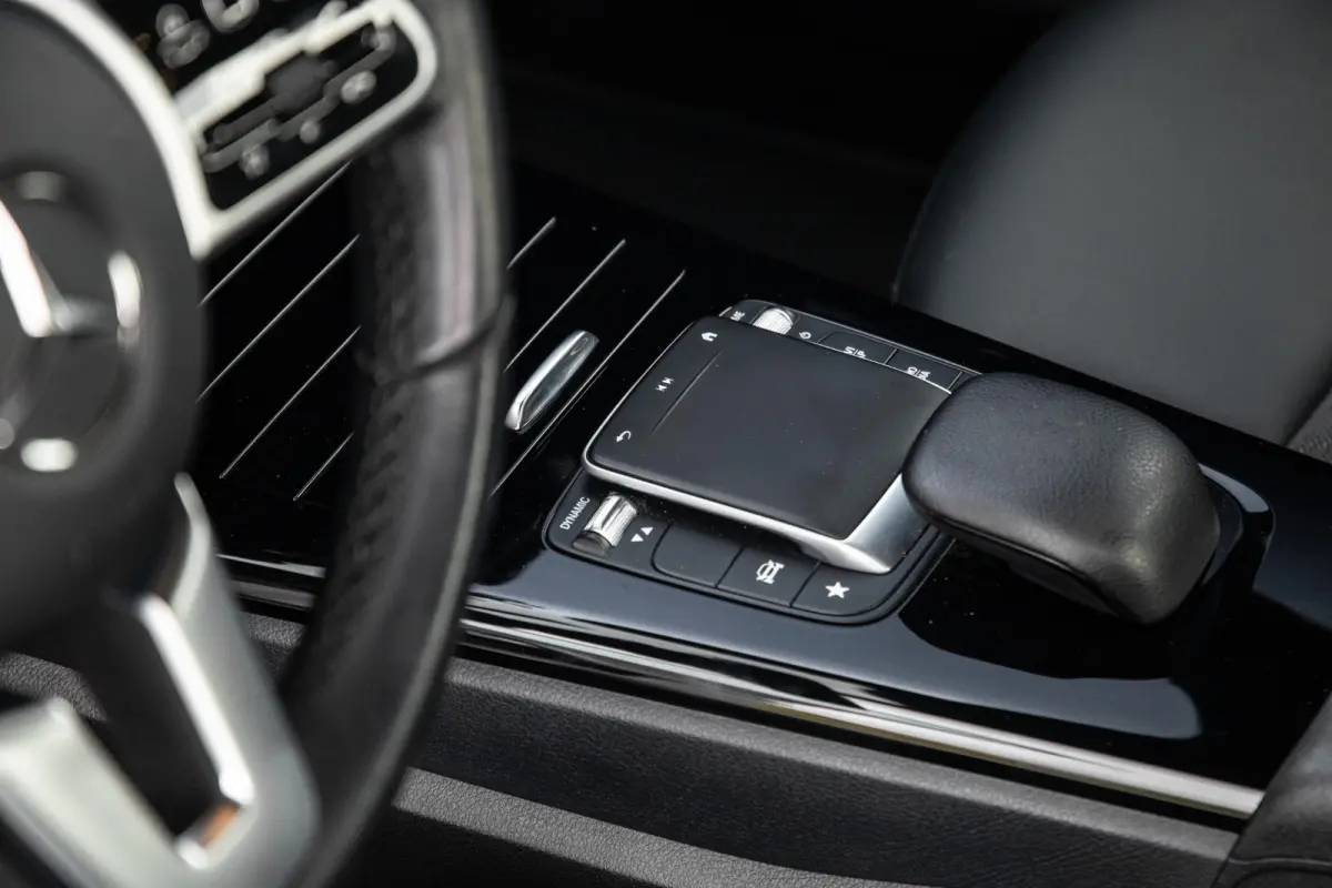 250 e Business Line CARPLAY / LEER / CAMERA / CRUISE CONTROLE / DEALER ONDERHOUDEN