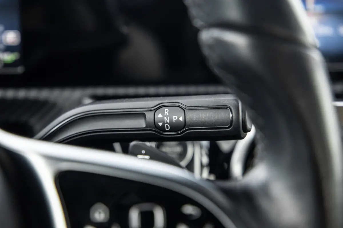 250 e Business Line CARPLAY / LEER / CAMERA / CRUISE CONTROLE / DEALER ONDERHOUDEN