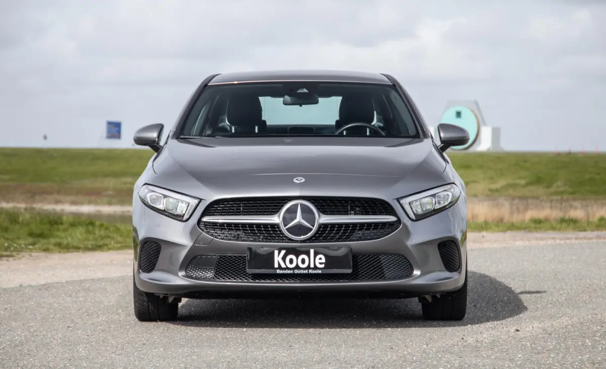 250 e Business Line CARPLAY / LEER / CAMERA / CRUISE CONTROLE / DEALER ONDERHOUDEN