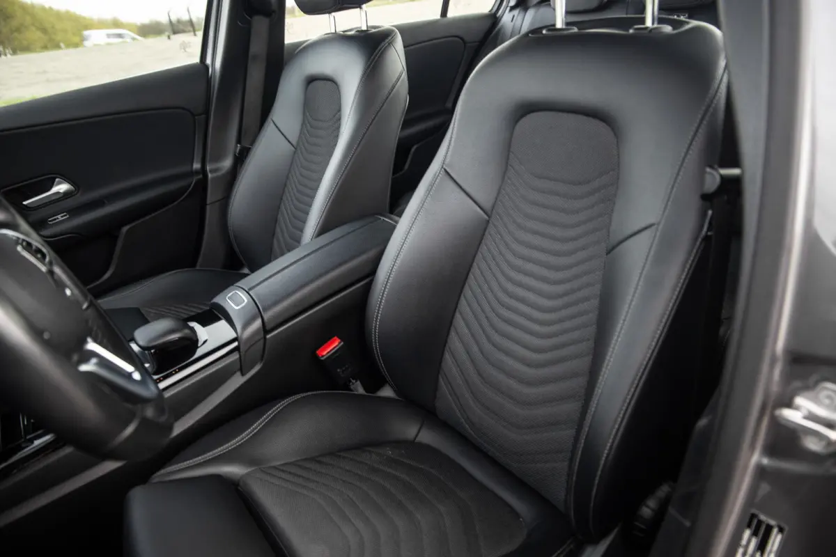 250 e Business Line CARPLAY / LEER / CAMERA / CRUISE CONTROLE / DEALER ONDERHOUDEN