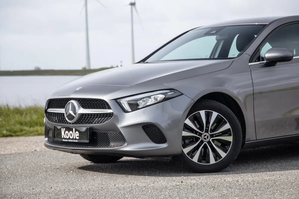 250 e Business Line CARPLAY / LEER / CAMERA / CRUISE CONTROLE / DEALER ONDERHOUDEN