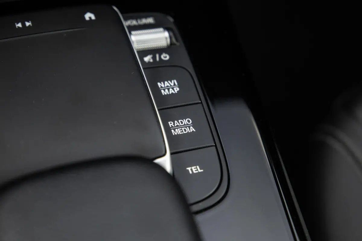 250 e Business Line CARPLAY / LEER / CAMERA / CRUISE CONTROLE / DEALER ONDERHOUDEN