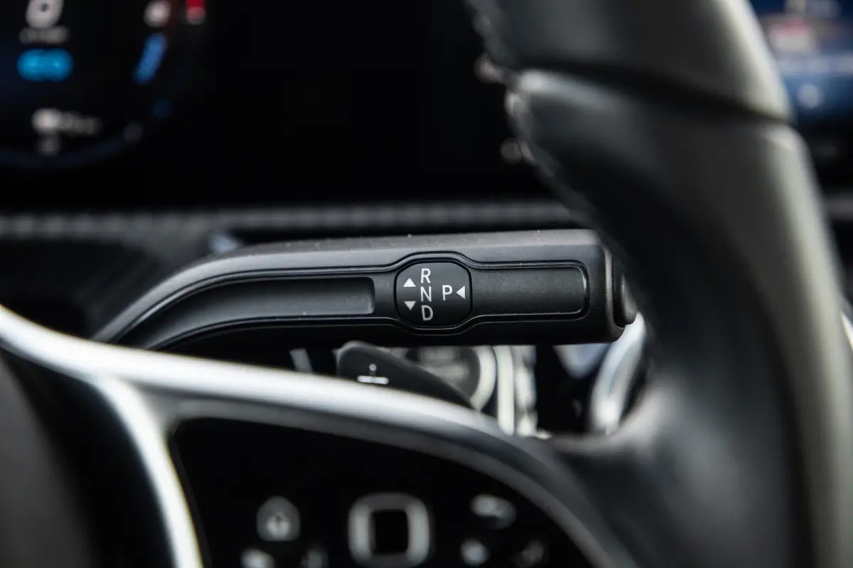 250 e Business Line CARPLAY / CAMERA / LEER / DEALER ONDERHOUDEN
