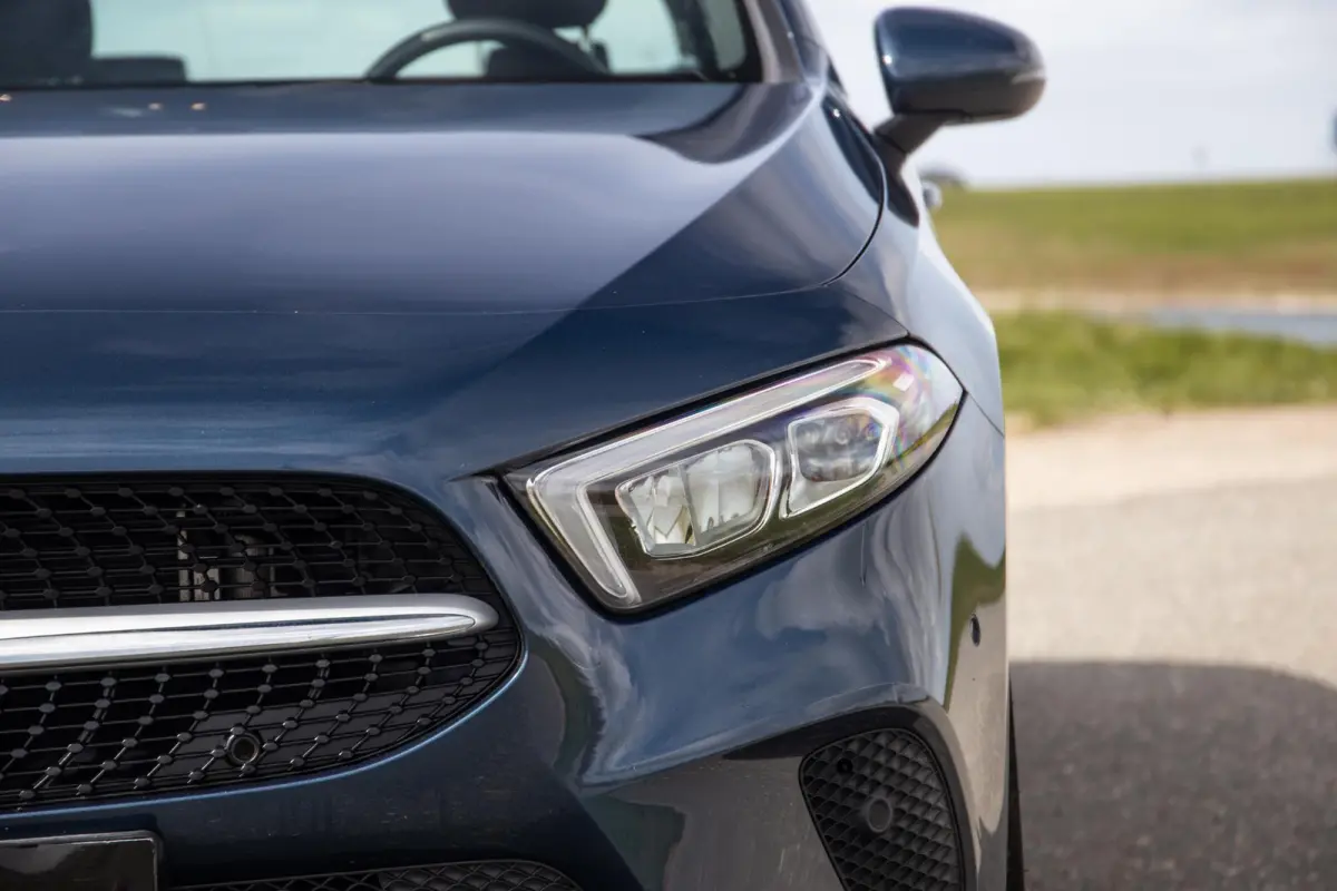 250 e Business Line CARPLAY / CAMERA / LEER / DEALER ONDERHOUDEN
