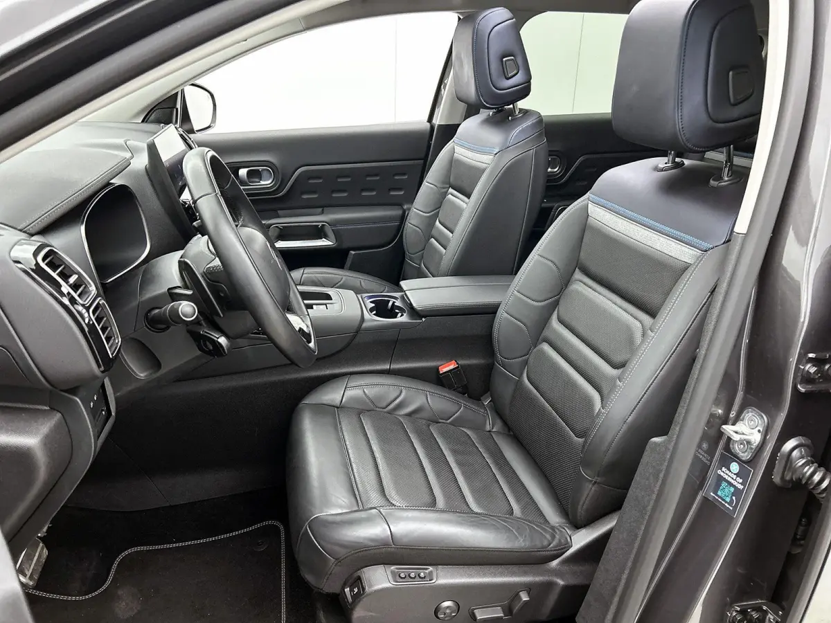 1.2 Shine 130pk Automaat | 1ste Eigenaar | Elektrische Bestuurdersstoel | Schuif-/Kanteldak | Elektrische Klep | Navigatie | Adaptieve Cruise Control | Stoelverwarming | 19"LMV | Full-LED | 