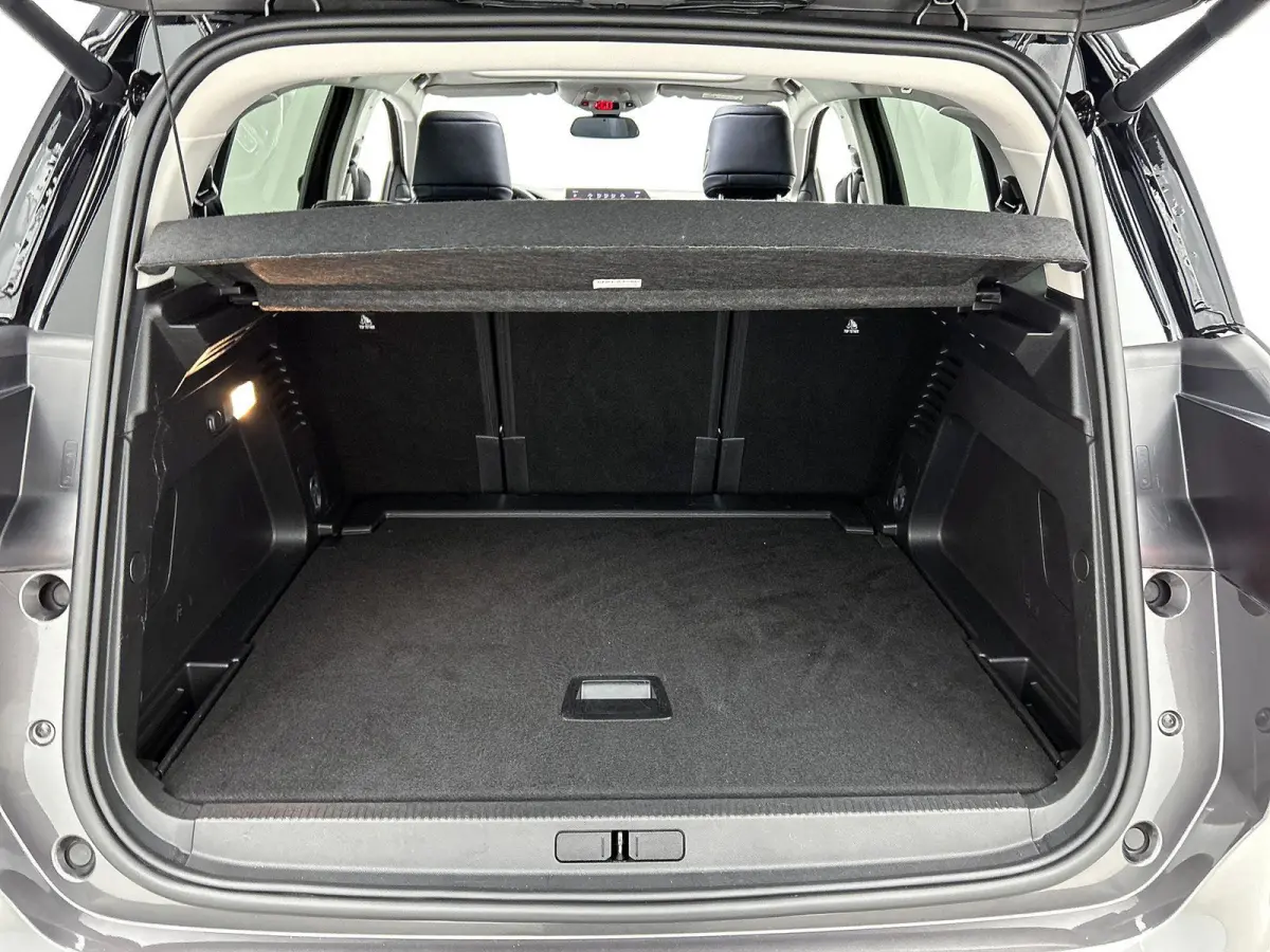 1.2 Shine 130pk Automaat | 1ste Eigenaar | Elektrische Bestuurdersstoel | Schuif-/Kanteldak | Elektrische Klep | Navigatie | Adaptieve Cruise Control | Stoelverwarming | 19"LMV | Full-LED | 