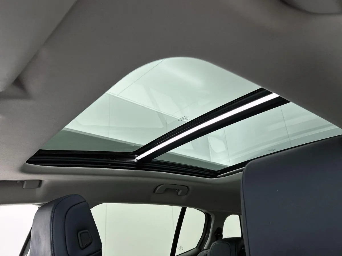 1.2 Shine 130pk Automaat | 1ste Eigenaar | Elektrische Bestuurdersstoel | Schuif-/Kanteldak | Elektrische Klep | Navigatie | Adaptieve Cruise Control | Stoelverwarming | 19"LMV | Full-LED | 