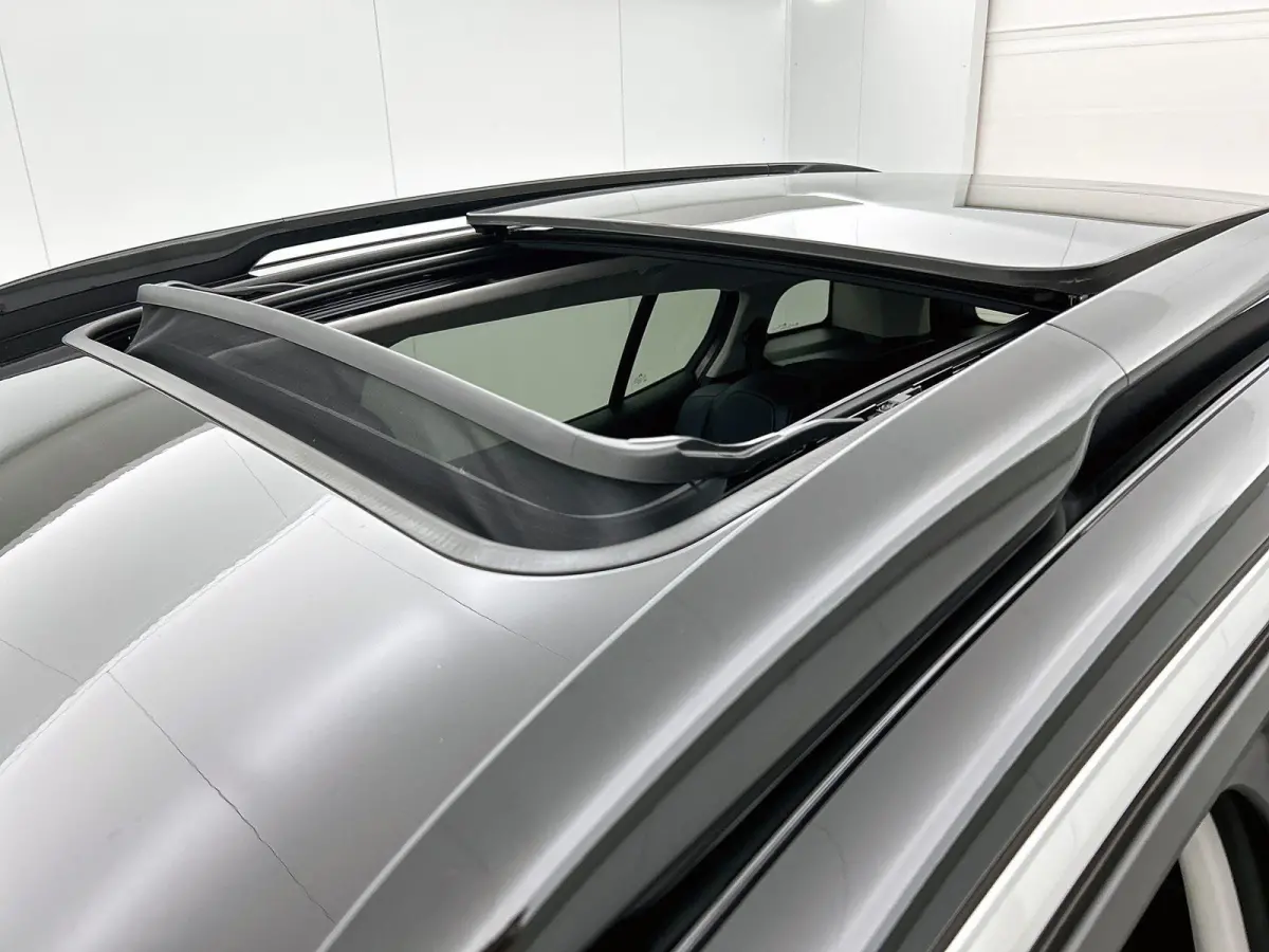 1.2 Shine 130pk Automaat | 1ste Eigenaar | Elektrische Bestuurdersstoel | Schuif-/Kanteldak | Elektrische Klep | Navigatie | Adaptieve Cruise Control | Stoelverwarming | 19"LMV | Full-LED | 