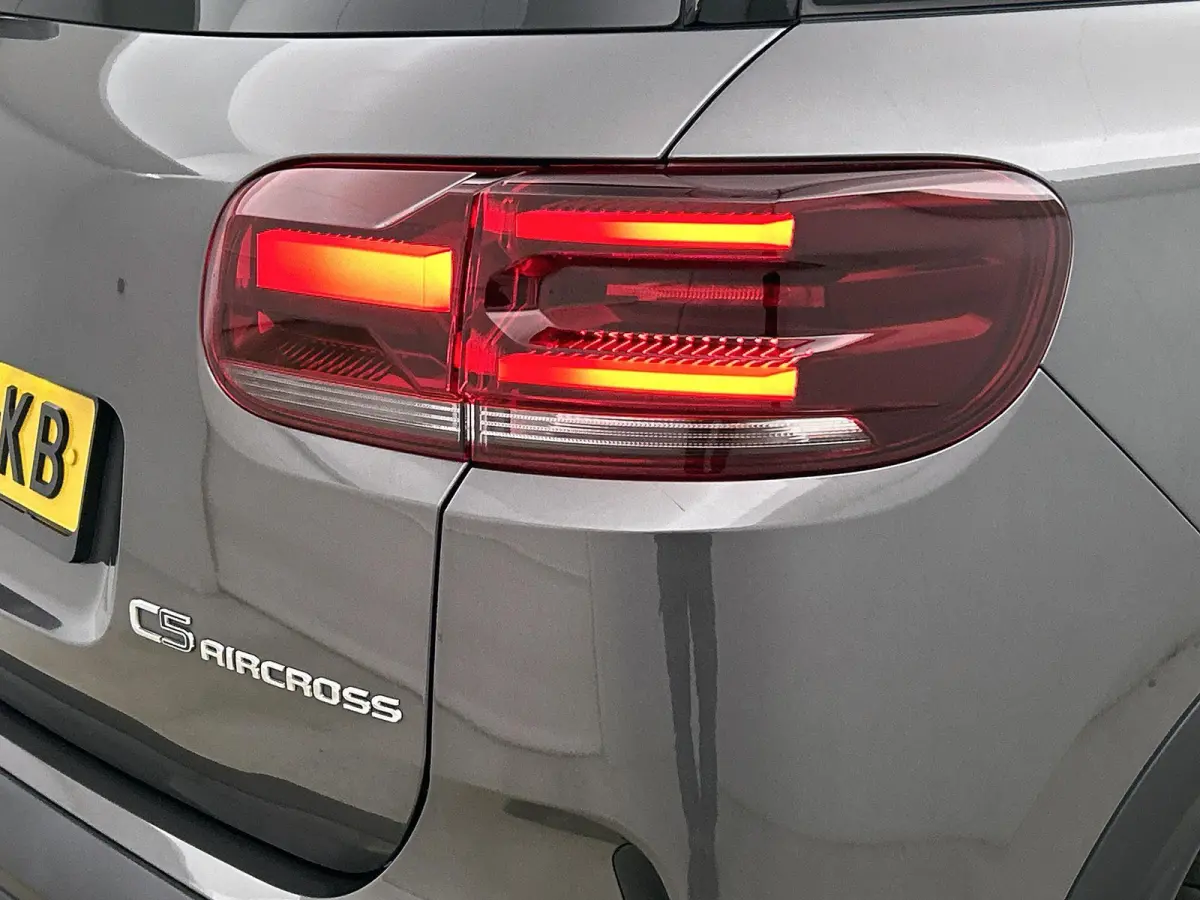 1.2 Shine 130pk Automaat | 1ste Eigenaar | Elektrische Bestuurdersstoel | Schuif-/Kanteldak | Elektrische Klep | Navigatie | Adaptieve Cruise Control | Stoelverwarming | 19"LMV | Full-LED | 