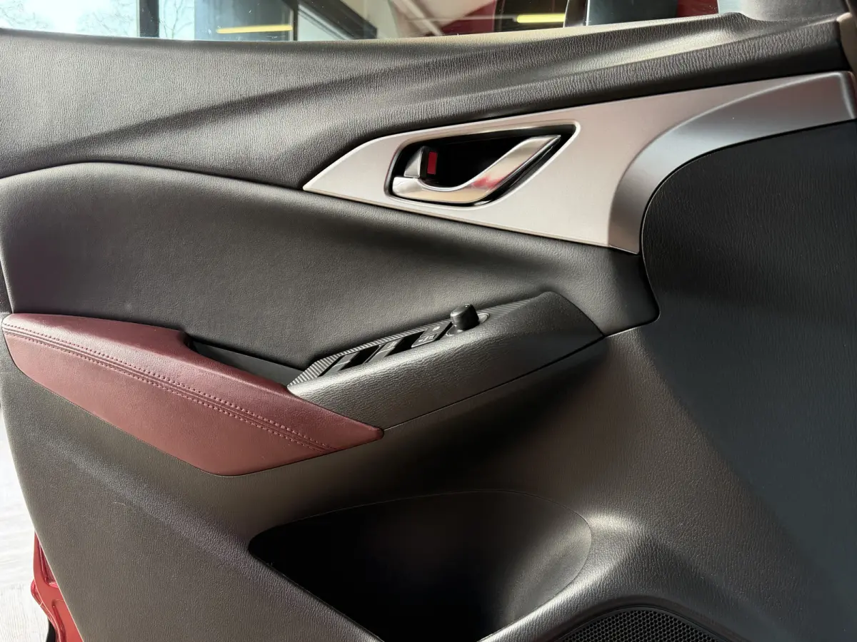 2.0 SkyActiv-G 120 GT-M Navi | 18inch | Camera | HUD | Stoelverwarming | ACC | Dodehoek | 100% Onderhouden!