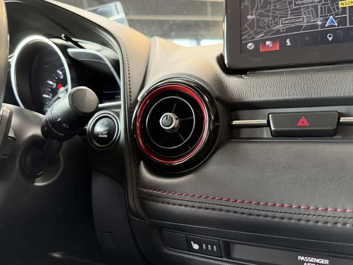 2.0 SkyActiv-G 120 GT-M Navi | 18inch | Camera | HUD | Stoelverwarming | ACC | Dodehoek | 100% Onderhouden!