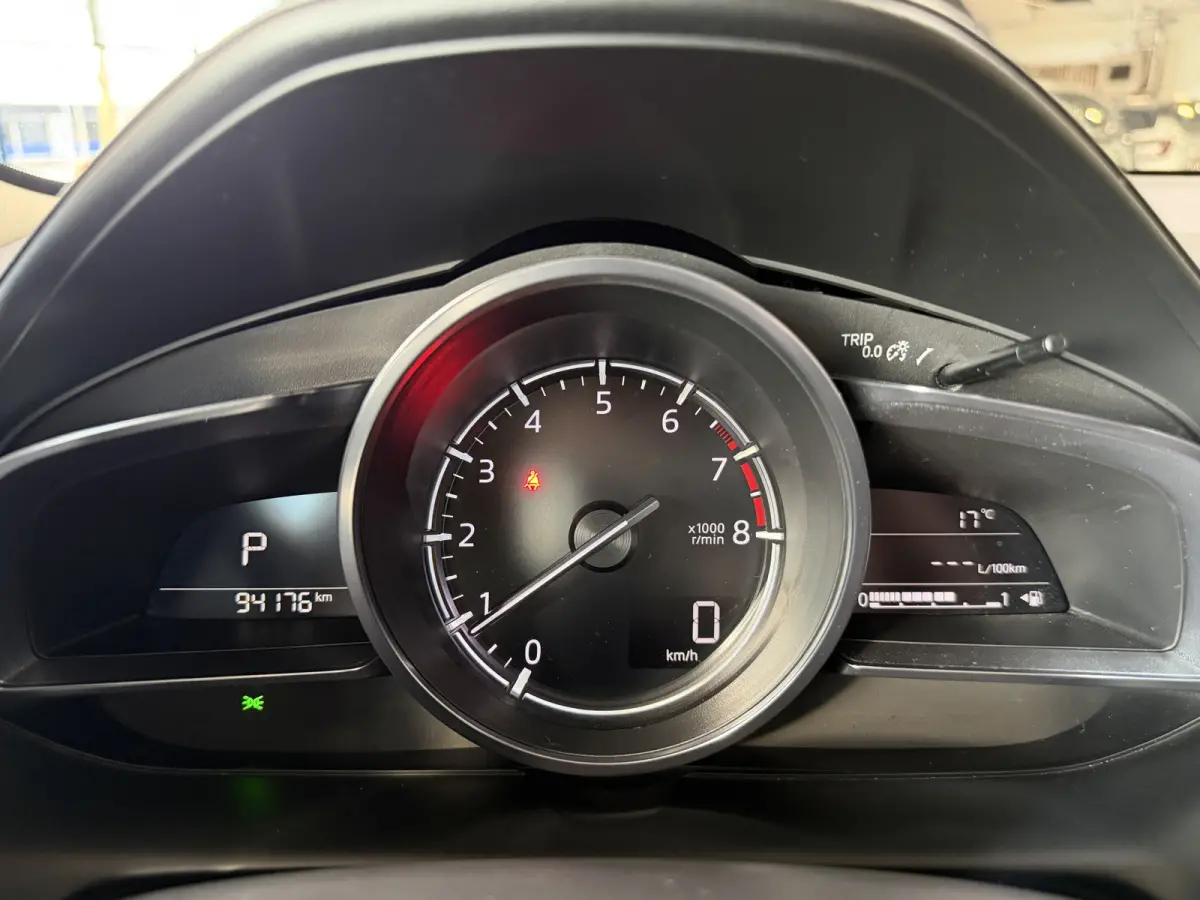 2.0 SkyActiv-G 120 GT-M Navi | 18inch | Camera | HUD | Stoelverwarming | ACC | Dodehoek | 100% Onderhouden!