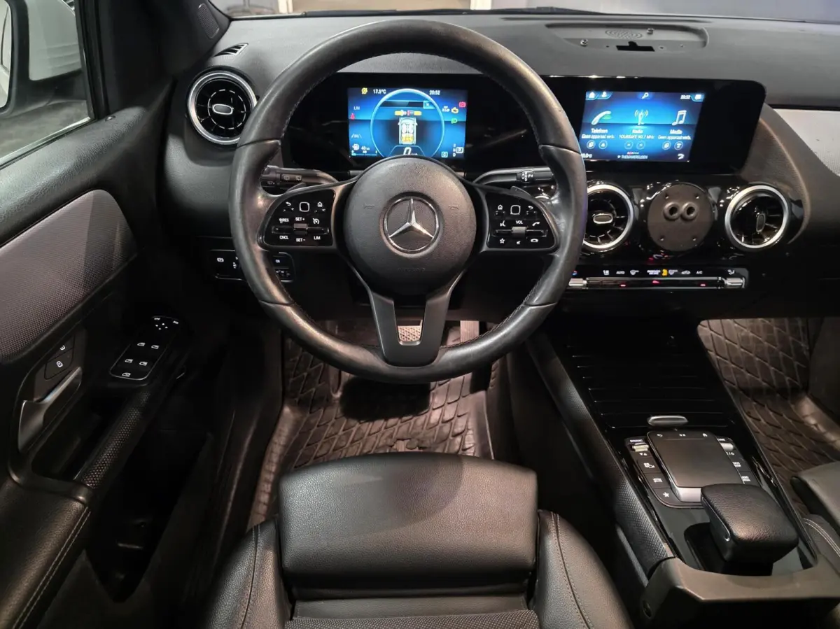 200d | Automaat | Digital dash | Camera