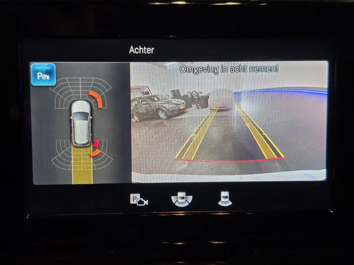 200d | Automaat | Digital dash | Camera