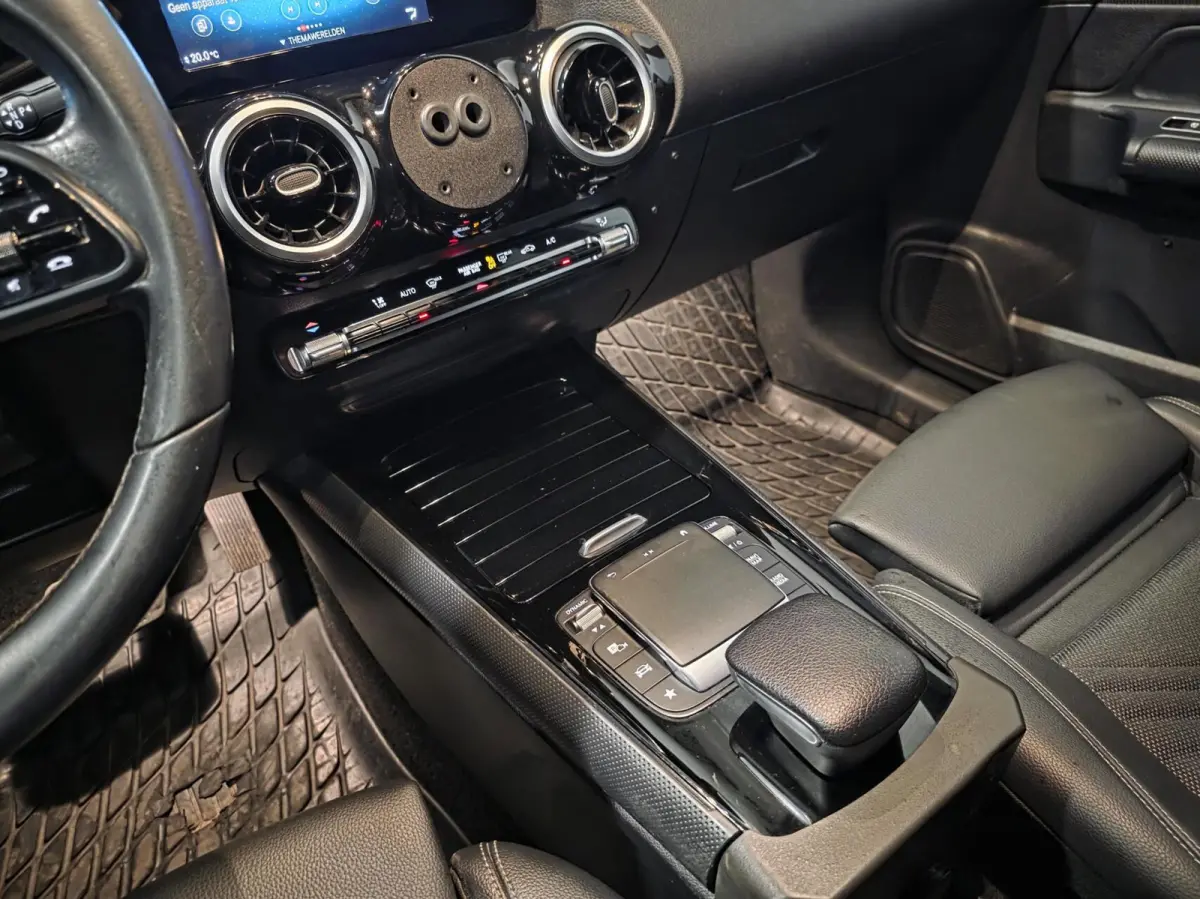 200d | Automaat | Digital dash | Camera
