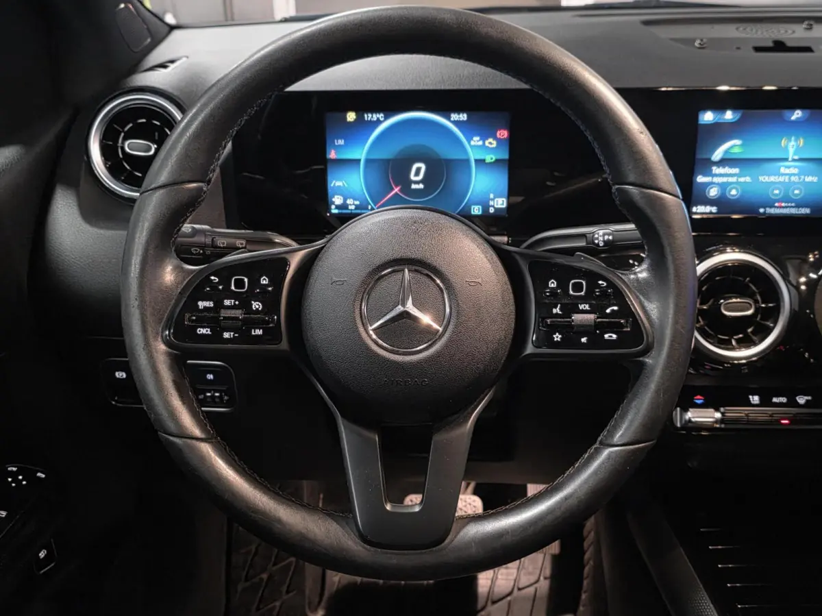 200d | Automaat | Digital dash | Camera