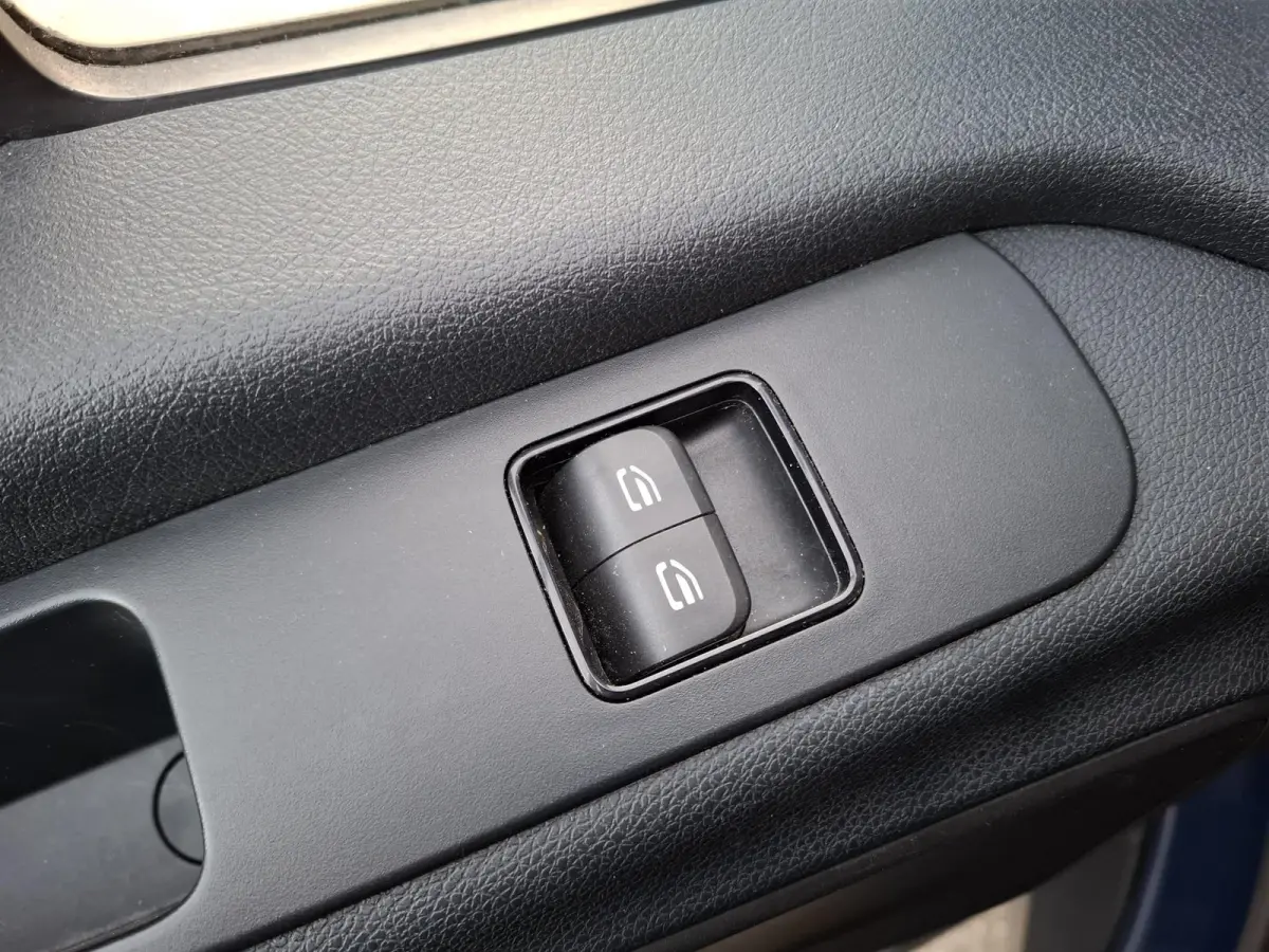 311 2.2 CDI L2H2 / AIRCO / CAMERA / 3 ZITS / DEALER ONDERHOUDEN / NAVI