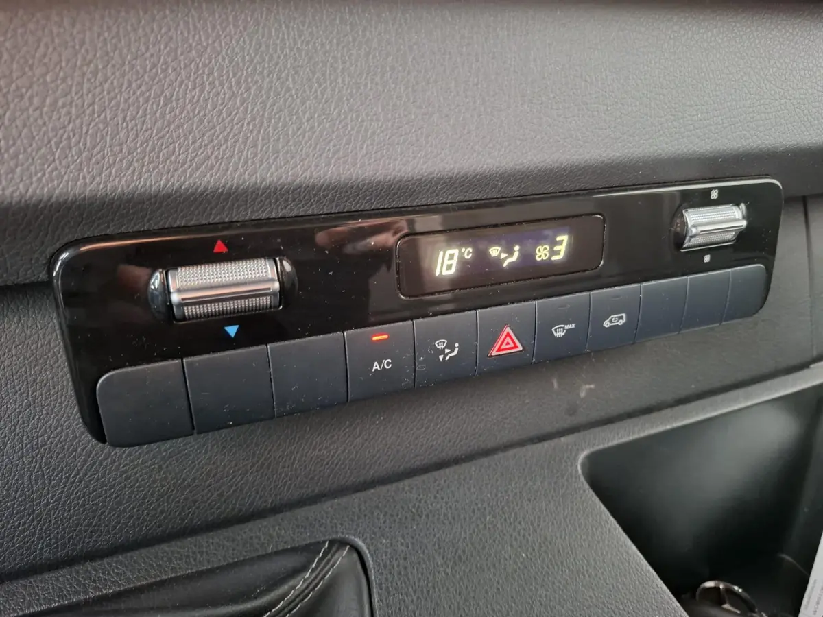 311 2.2 CDI L2H2 / AIRCO / CAMERA / 3 ZITS / DEALER ONDERHOUDEN / NAVI