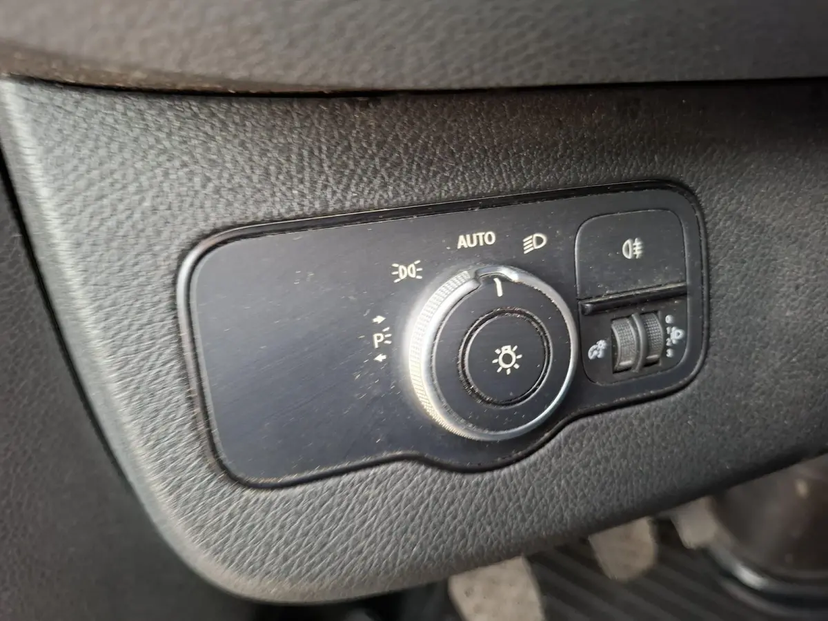 311 2.2 CDI L2H2 / AIRCO / CAMERA / 3 ZITS / DEALER ONDERHOUDEN / NAVI