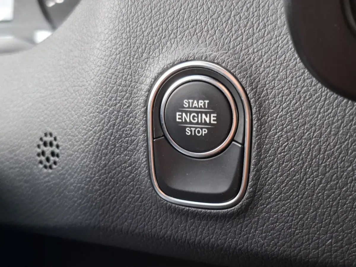 311 2.2 CDI L2H2 / AIRCO / CAMERA / 3 ZITS / DEALER ONDERHOUDEN / NAVI