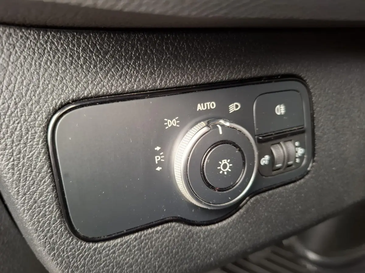 311 2.2 CDI L2H2 / AIRCO / CAMERA / 3 ZITS / DEALER ONDERHOUDEN / NAVI