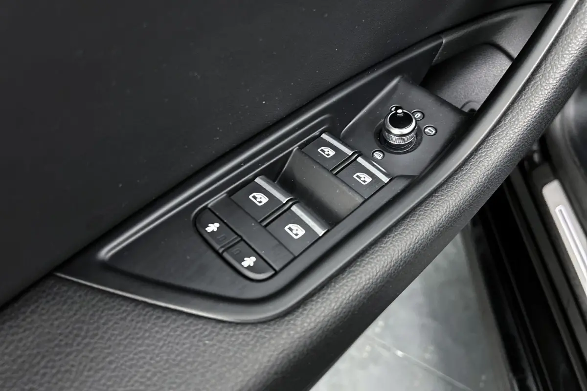 35 TFSI Sport S-line | Origineel NL | Cruise control | Climate control | Half lederen bekleding | Parkeersensoren