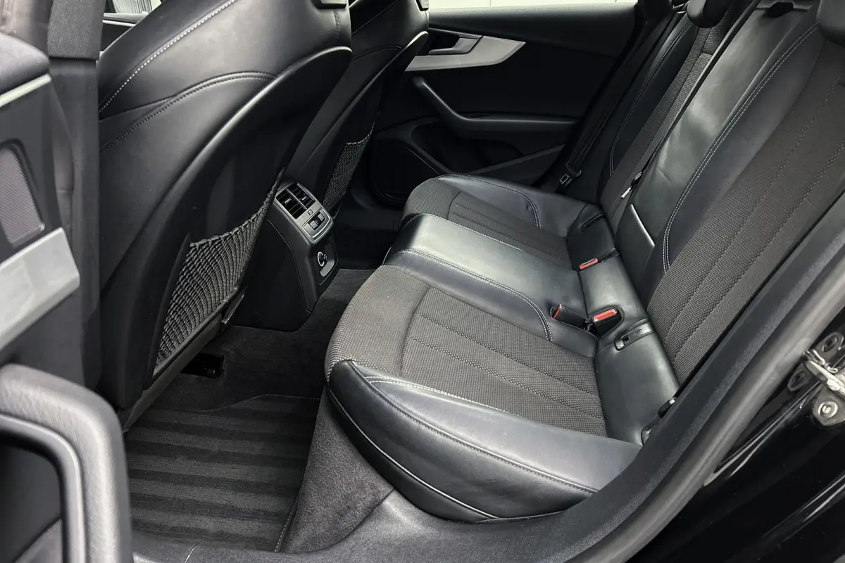 35 TFSI Sport S-line | Origineel NL | Cruise control | Climate control | Half lederen bekleding | Parkeersensoren