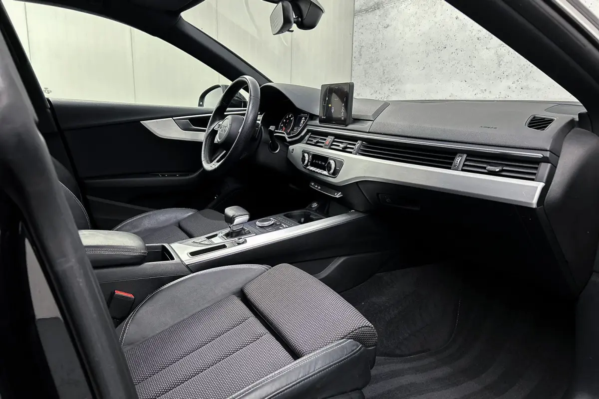 35 TFSI Sport S-line | Origineel NL | Cruise control | Climate control | Half lederen bekleding | Parkeersensoren