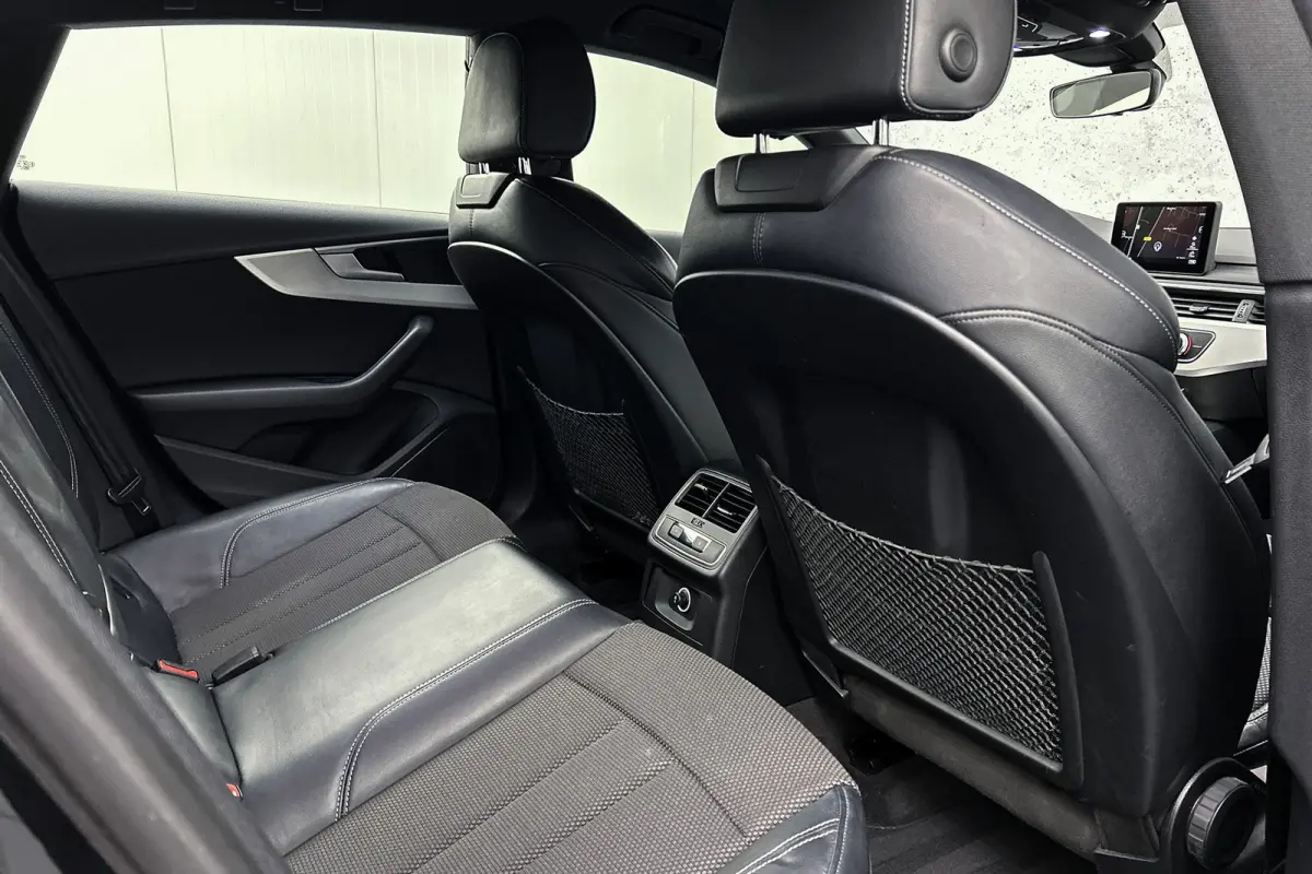 35 TFSI Sport S-line | Origineel NL | Cruise control | Climate control | Half lederen bekleding | Parkeersensoren