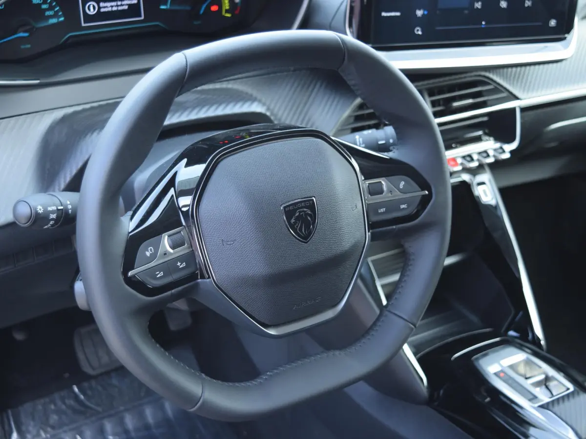 1.2 Hybrid 110 e-DCS6 Business NAVIGATIE & CARPLAY | CAMERA MET SENSOREN | E.C.C. |