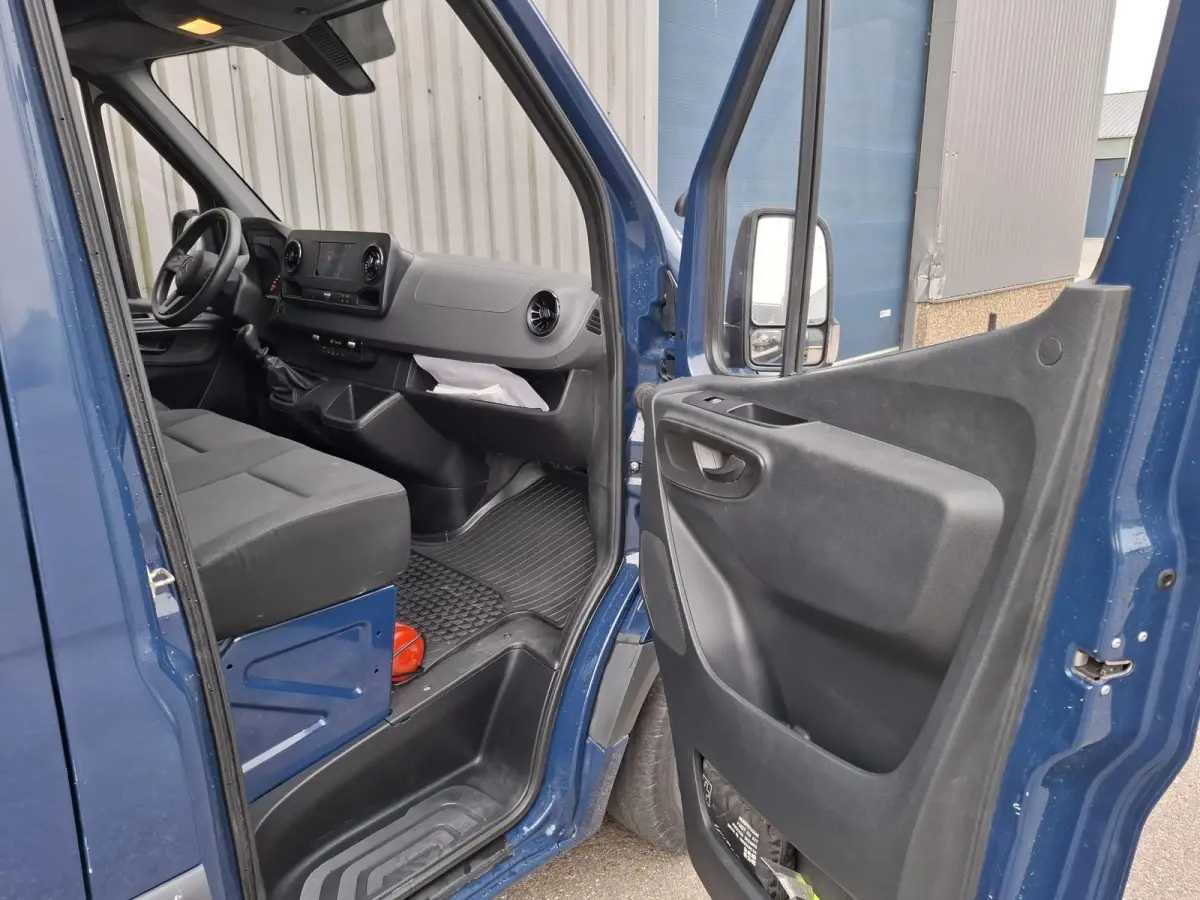 311 2.2 CDI L2H2 AIRCO / CAMERA / 3 ZITS / DEALER ONDERHOUDEN / NAVI