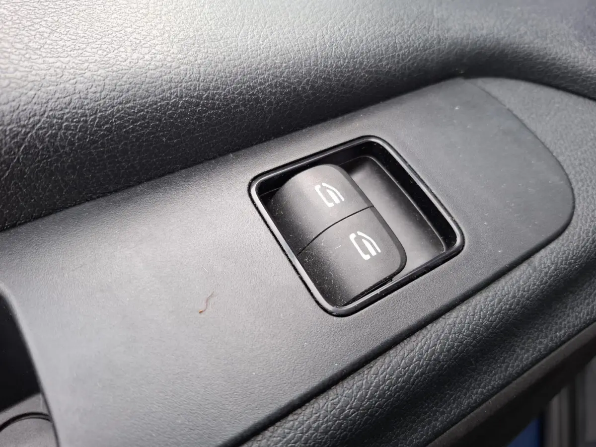 311 2.2 CDI L2H2 AIRCO / CAMERA / 3 ZITS / DEALER ONDERHOUDEN / NAVI