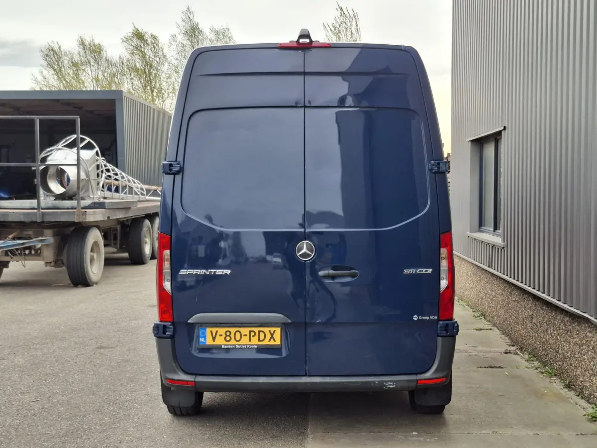 311 2.2 CDI L2H2 AIRCO / CAMERA / 3 ZITS / DEALER ONDERHOUDEN / NAVI