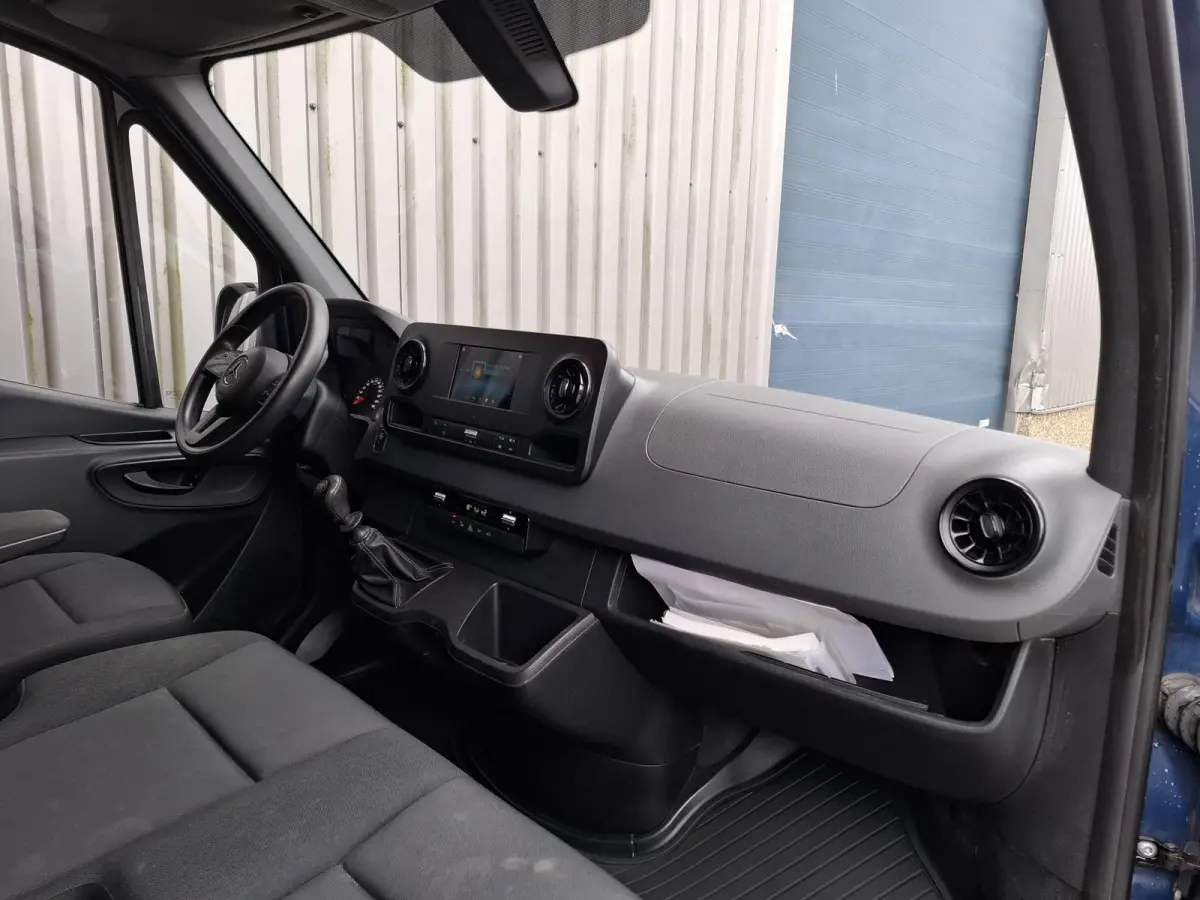 311 2.2 CDI L2H2 AIRCO / CAMERA / 3 ZITS / DEALER ONDERHOUDEN / NAVI