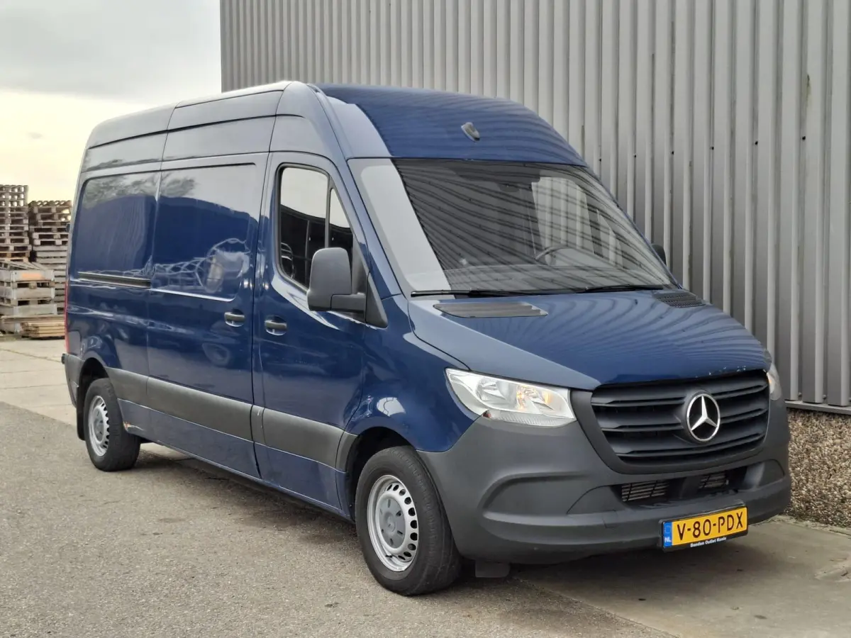 311 2.2 CDI L2H2 AIRCO / CAMERA / 3 ZITS / DEALER ONDERHOUDEN / NAVI