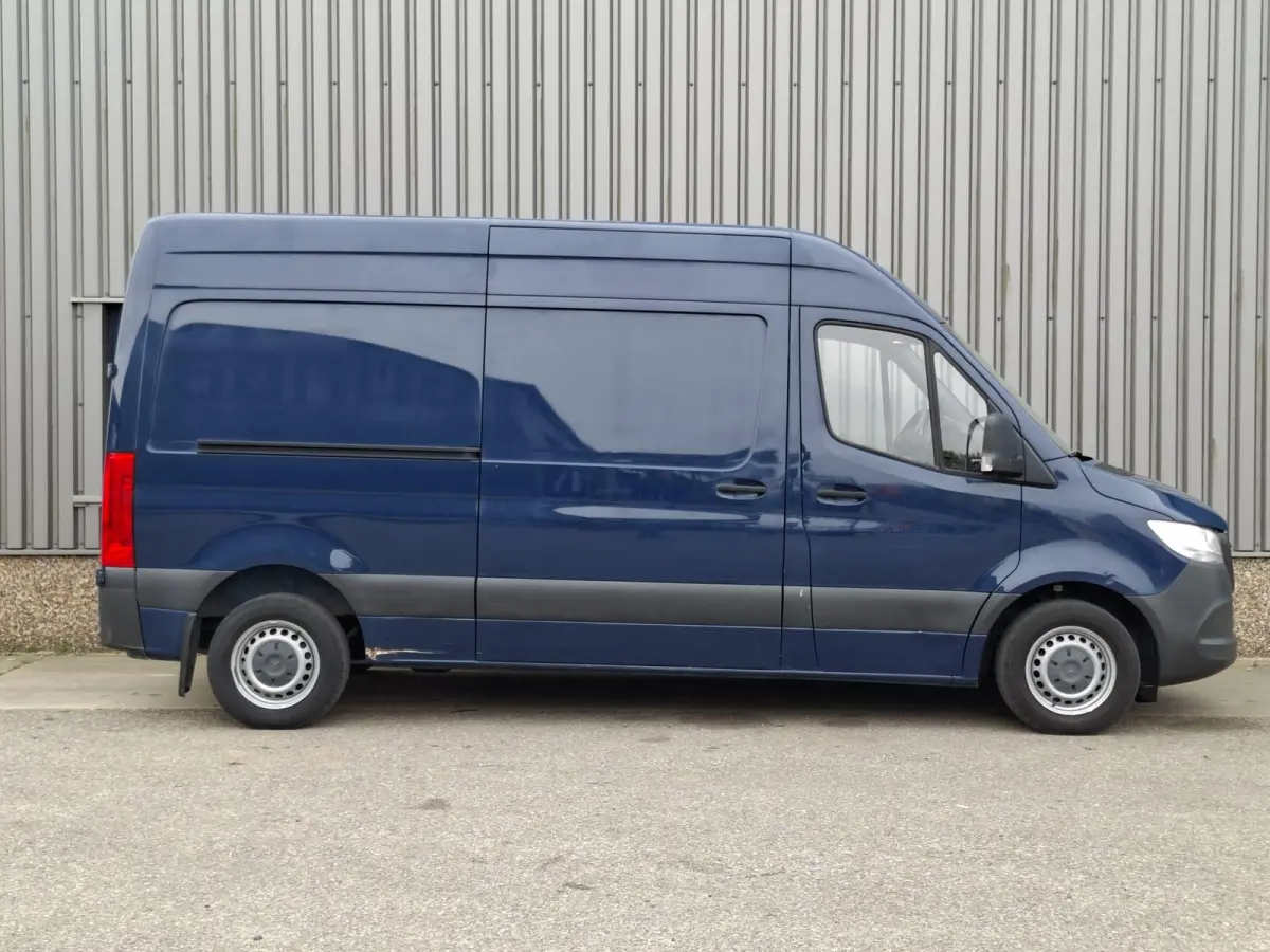 311 2.2 CDI L2H2 AIRCO / CAMERA / 3 ZITS / DEALER ONDERHOUDEN / NAVI