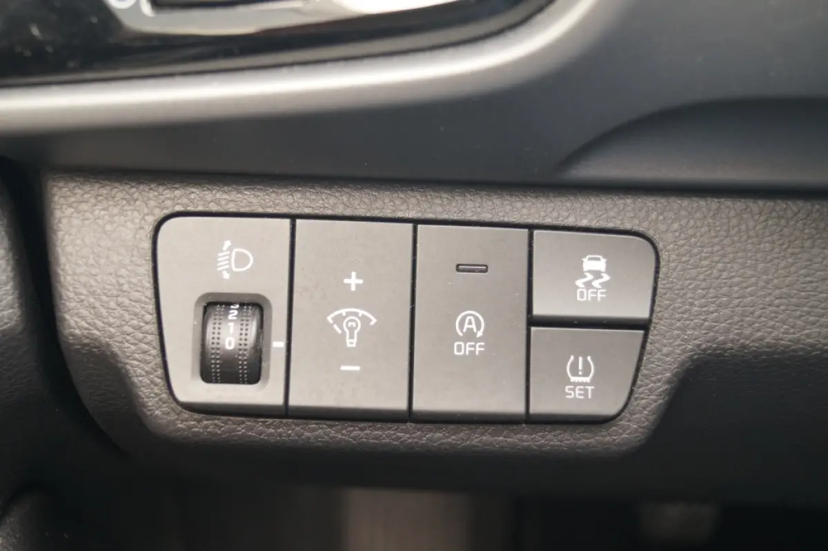 1.0 T-GDi MHEV DynamicLine Pack -NAVI-ECC-CAM-