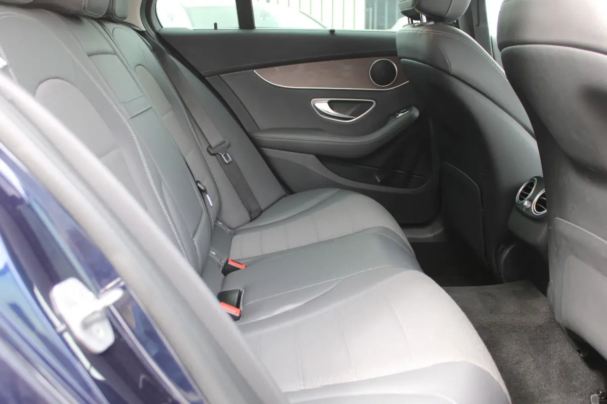 300e AUT9 AMG Line KEY-LESS GO COMAND CARPLAY