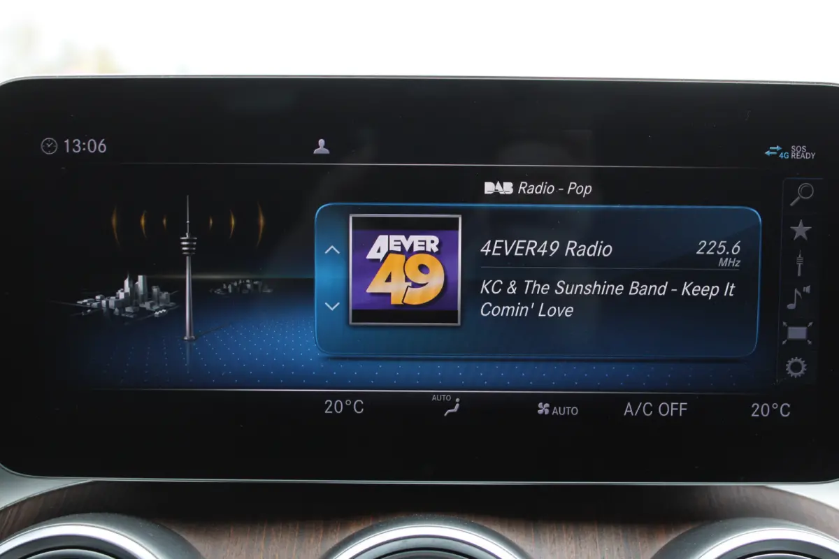300e AUT9 AMG Line KEY-LESS GO COMAND CARPLAY