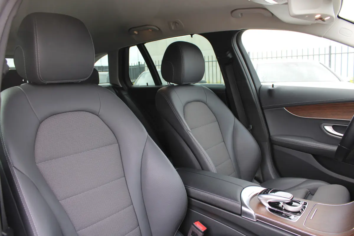 300e AUT9 AMG Line KEY-LESS GO COMAND CARPLAY