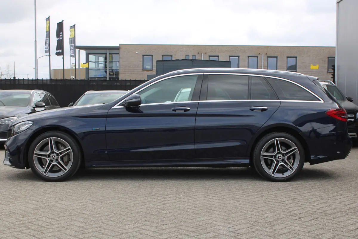 300e AUT9 AMG Line KEY-LESS GO COMAND CARPLAY