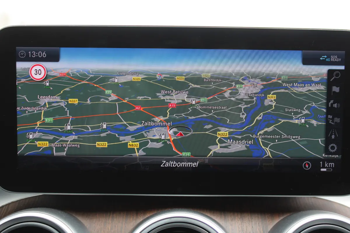 300e AUT9 AMG Line KEY-LESS GO COMAND CARPLAY