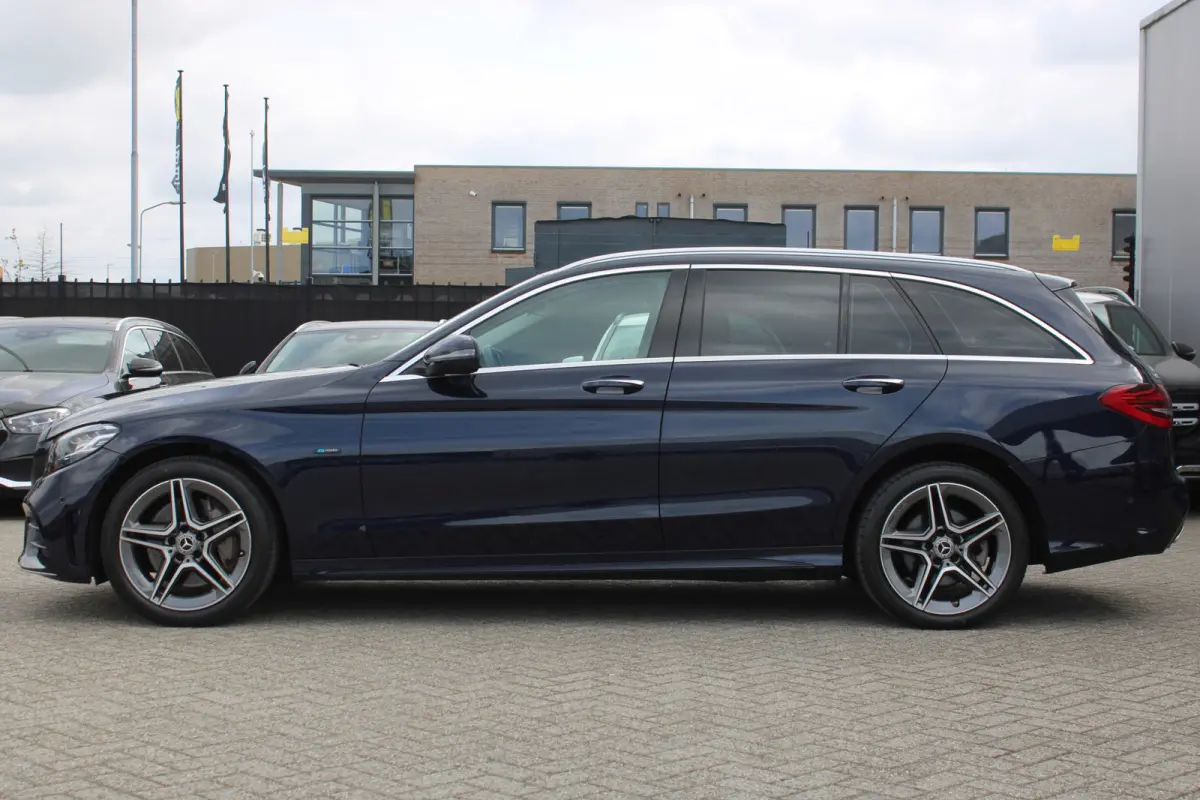 300e AUT9 AMG Line KEY-LESS GO COMAND CARPLAY