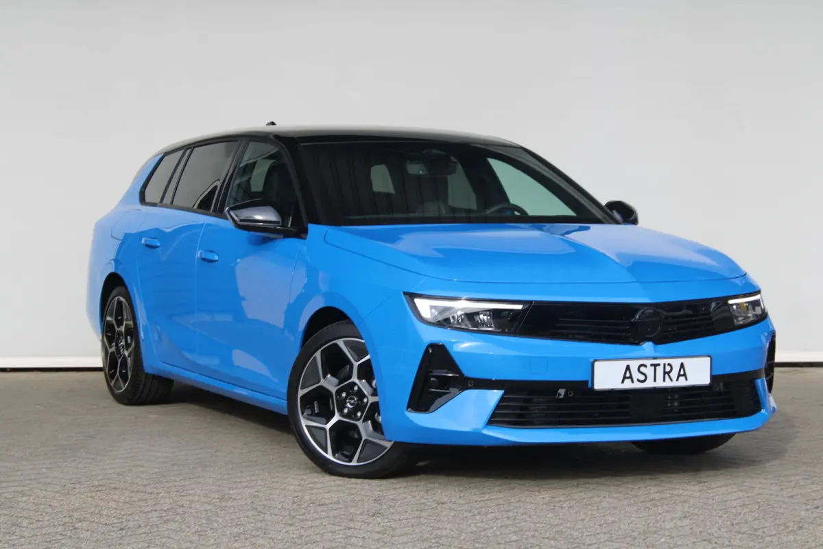 GS - Hybrid | Afneembare trekhaak | Alcantara bekleding | Elektr. vertsel. stoel(en) | 18" lichtmetaal | Voorraadvoordeel !