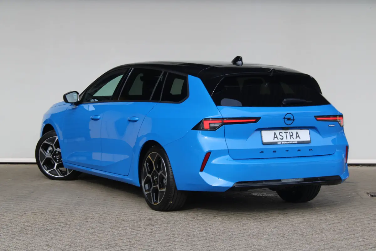 GS - Hybrid | Afneembare trekhaak | Alcantara bekleding | Elektr. vertsel. stoel(en) | 18" lichtmetaal | Voorraadvoordeel !