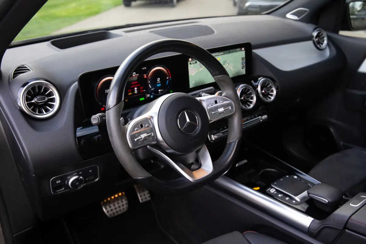250 e Premium Plus AMG , Panoramadak, Burmester, Trekhaak, Head-up display,