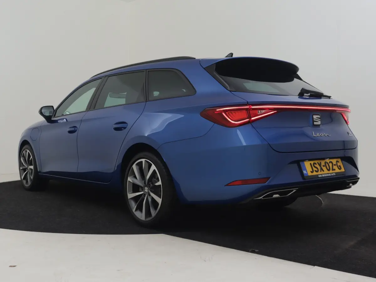 FR Business - eHybrid 18'' LMV Performance | Trekhaak | App-Connect Draadloos | Stoel + Stuur Verwarming | Camera