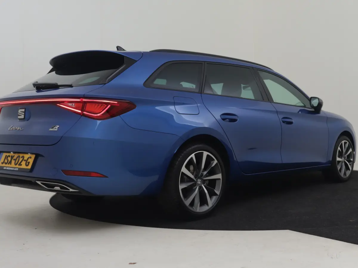 FR Business - eHybrid 18'' LMV Performance | Trekhaak | App-Connect Draadloos | Stoel + Stuur Verwarming | Camera